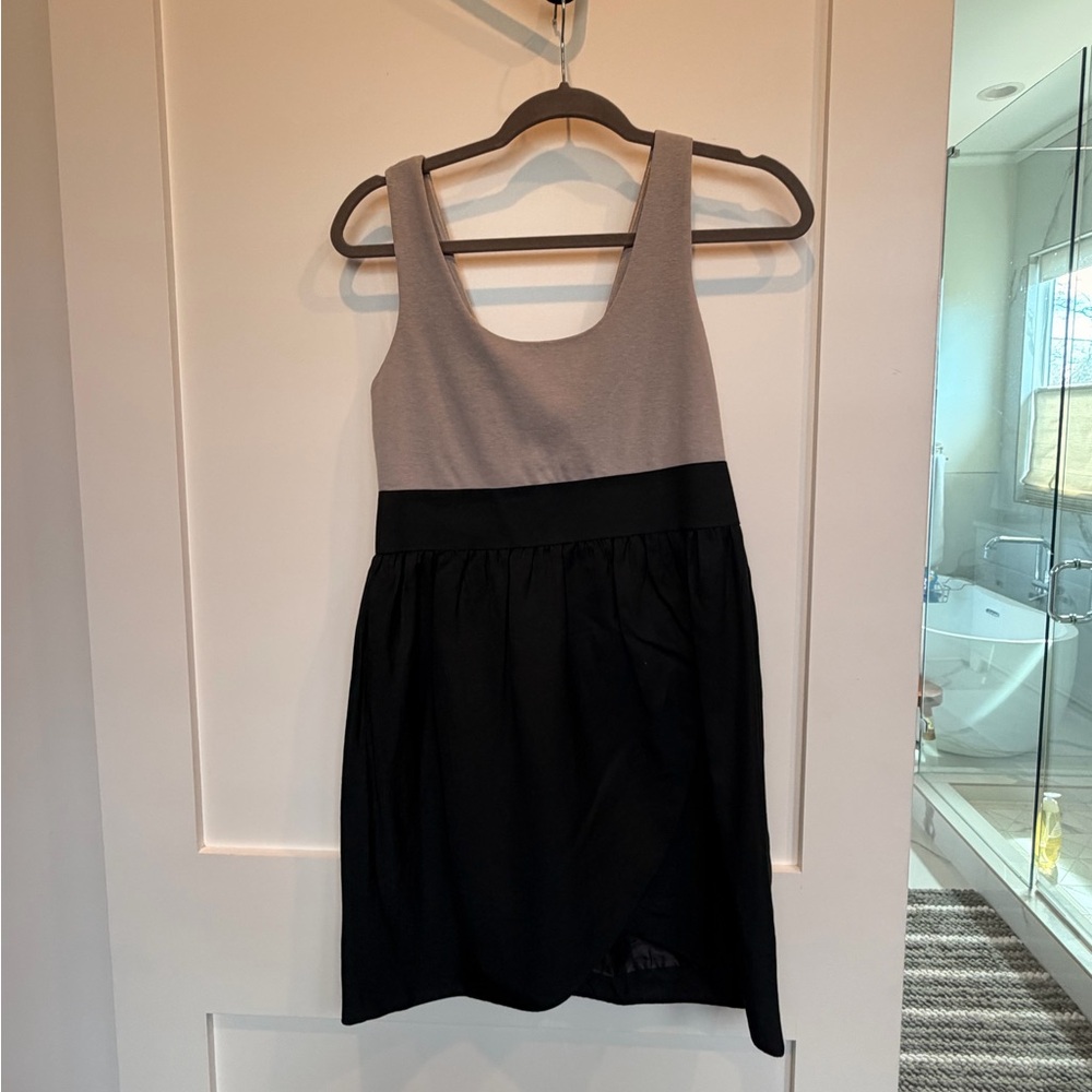 Ya Los Angeles Gray and Black color block Sleeveless women’s Dress size M